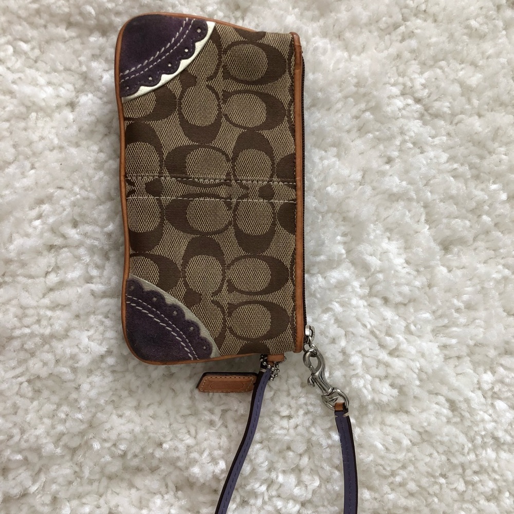 Coach Fish Wristlet - RARE! 🐠 - Picture 5 of 7